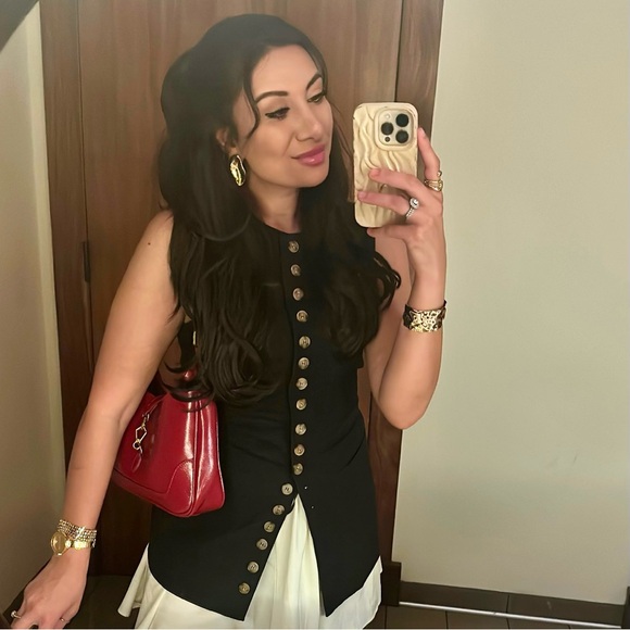 Black Cotton & Linen Crew Neck Sleeveless Button Up Front Longline Vest - Picture 11 of 14